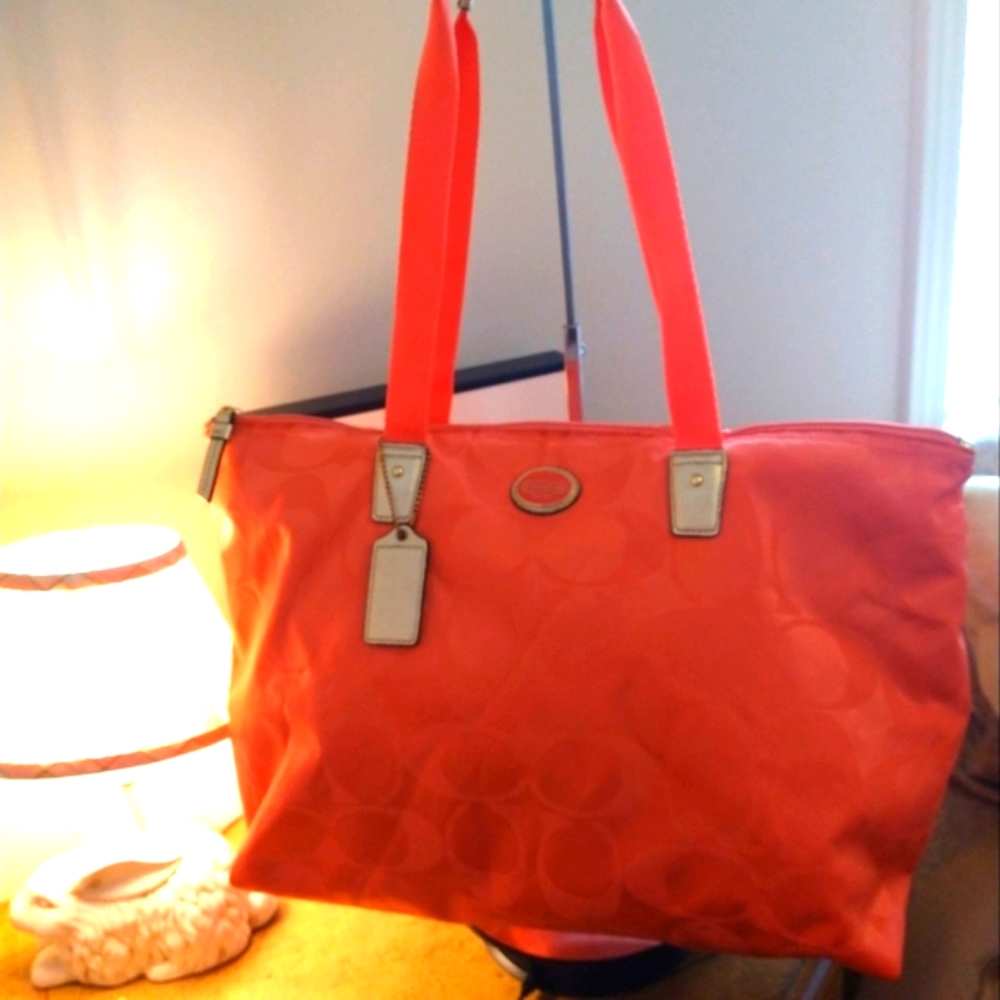 Coach medium tote